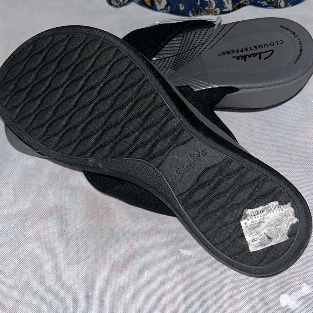 Clarks cloudsteppers. - Picture 3 of 6
